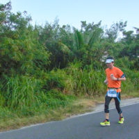サイパンマラソン2018　サイパン島北部を走るフルマラソンランナー